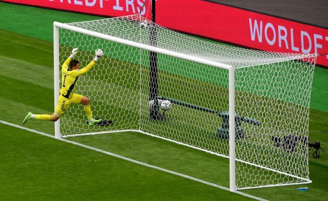 云开体育-【观察】搞笑人人有份！“快乐足球”为何席卷欧洲杯？