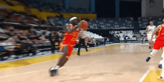 开云官网-桑普森接赵嘉仁传球,起三步隔扣李安打成二加一